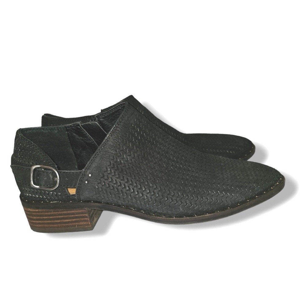 Lucky Brand Gahiro 2 Shoes Women Sz 8.5 Black Perforated Leather Boot Shoe Studs